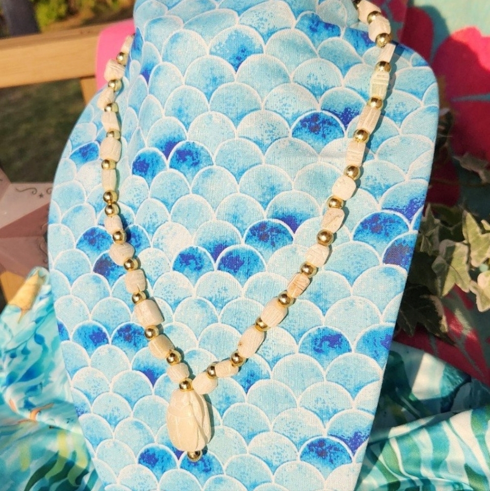 Unquie Stone Necklace